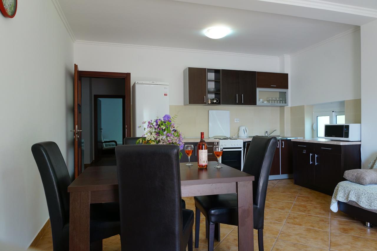 Petrovac Apart Hotel Forte Roses Montenegro Ko Buljarica المظهر الخارجي الصورة