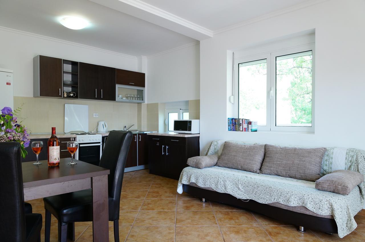 Petrovac Apart Hotel Forte Roses Montenegro Ko Buljarica المظهر الخارجي الصورة